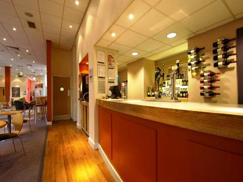 Travelodge Leeds Central Esterno foto